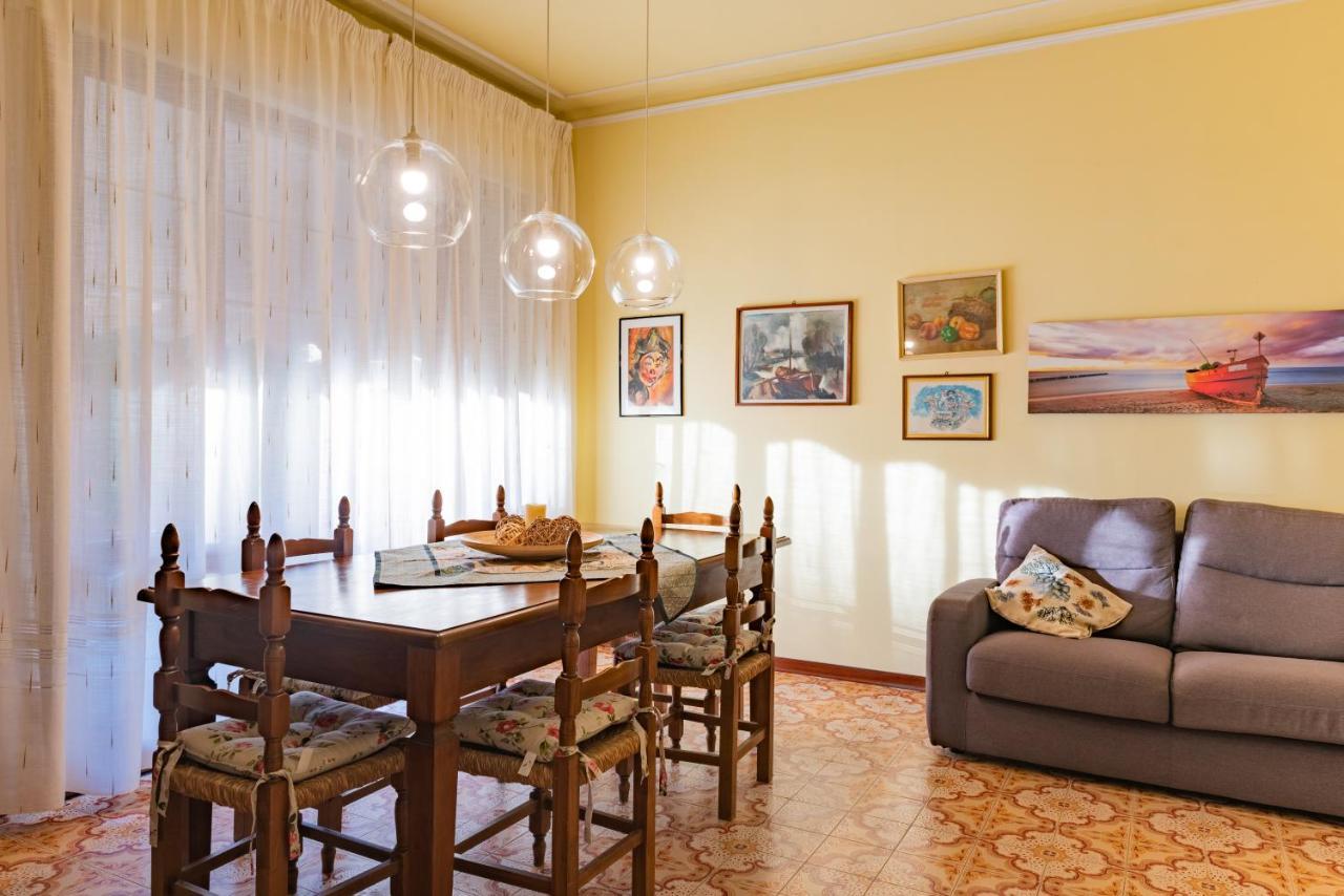 Apartment Holiday Versilia Camaiore Esterno foto